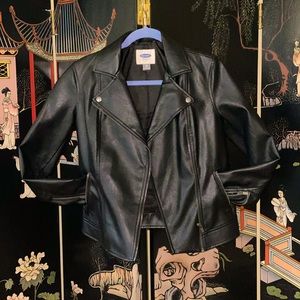 Leather Jacket ft. Cute Zipper Cutouts